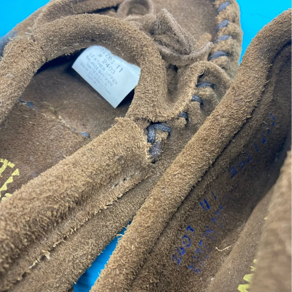 Minnetonka Kilty Suede Moccasin, EUC, 11C